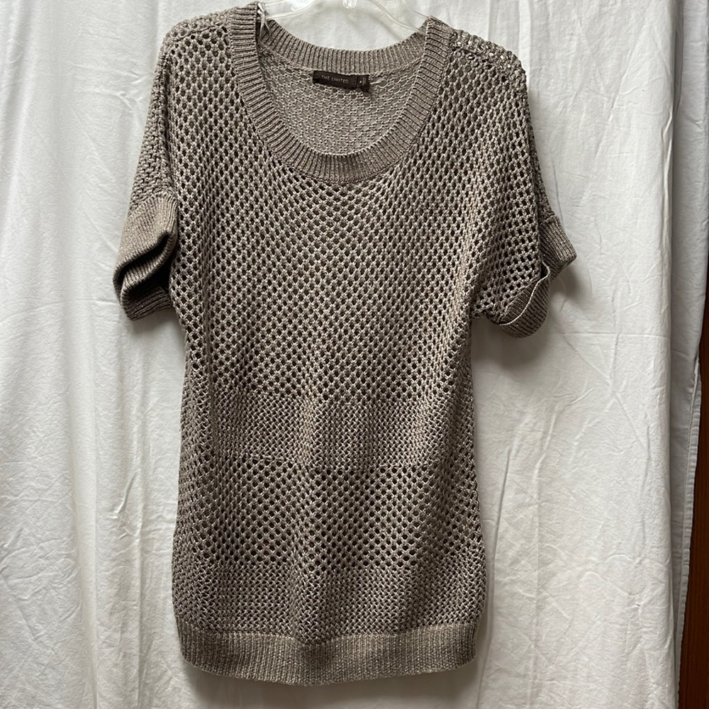 The Limited Short Sleeve Sweater | Size M
